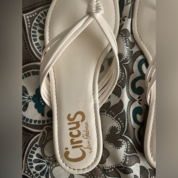Circus by Sam Edelman White Flip Flips - Picture 2 of 4